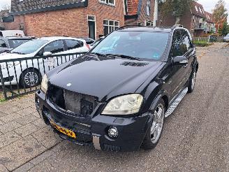 uszkodzony samochody osobowe Mercedes ML 63 AMG 2006/12