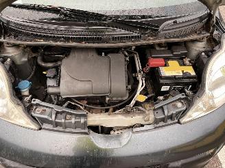 Peugeot 107 1.0-12V picture 6