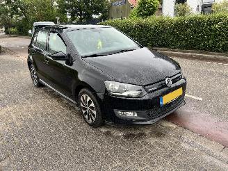 uszkodzony samochody osobowe Volkswagen Polo 1.4 TDi Blue-motion 2015/1