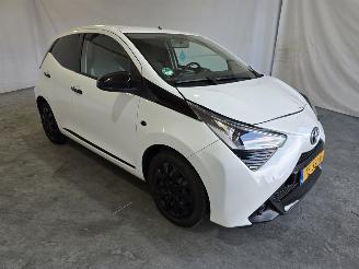 krockskadad bil auto Toyota Aygo 1.0 VVT-i x-play 2018/10