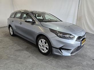 krockskadad bil auto Kia Ceed Sportswagon 1.5 T-GDi DynamicLine 2022/11