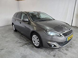 Schadeauto Peugeot 308 1.2 PureTech Allure 2017/11