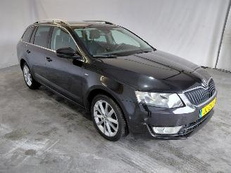 Coche accidentado Skoda Octavia 1.2 TSI Greentech JOY Businessline 2016/5