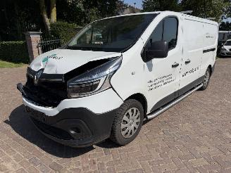 skadebil bedrijf Renault Trafic 2.0 dCi T29 L2H1 Comfort 88 Kw 2021/12