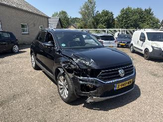 Coche accidentado Volkswagen T-Roc 1.5 TSI Sport REST BPM €400,-!!! AUTOMAAT 2019/2