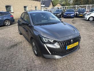 Vaurioauto  passenger cars Peugeot 208 1.2 PT Active Pack 2022/6