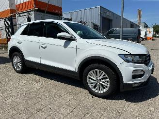 damaged passenger cars Volkswagen T-Roc 1.0 TSI Style Business 2020/2