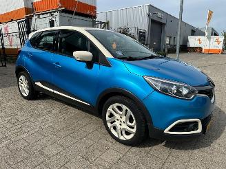 Schadeauto Renault Captur 0.9 TCe Authentique 2013/4