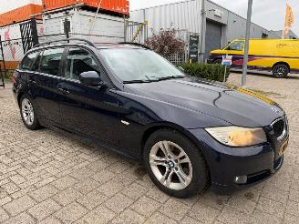 Voiture accidenté BMW 3-serie Touring 320i Business Line 2009/7