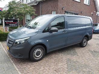 krockskadad bil bedrijf Mercedes Vito 110 CDI Functional Lang 2020/10