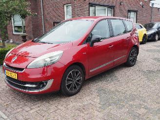 damaged passenger cars Renault Grand-scenic 1.4 Tce bose 2012/9