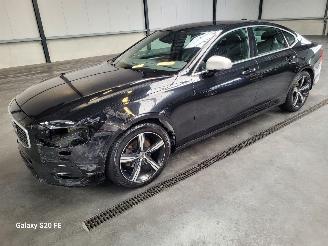 Schadeauto Volvo S-90 2.0 D3 110-KW Automaat R-Design 2017/12