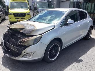 Démontage voiture Opel Astra Astra J (PC6/PD6/PE6/PF6), Hatchback 5-drs, 2009 / 2015 1.4 Turbo 16V 2010/9