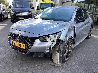 krockskadad bil auto Peugeot 208 Pure Tech  GT 130 2021/10