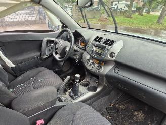 Toyota Rav-4 2.2 D-4D Executive picture 10