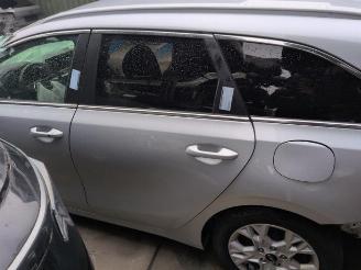 Vrakbiler auto Kia Cee d Ceed Sportswagon (CDF), Combi 5-drs, 2018 1.0i T-GDi 12V 2022/8