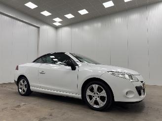 uszkodzony samochody osobowe Renault Mégane Cabrio 1.6i Expression Navi Clima 2011/12