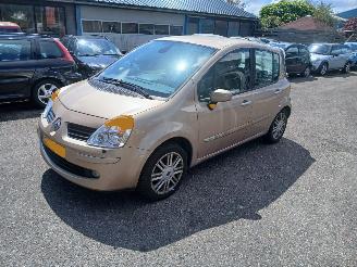 Vaurioauto  passenger cars Renault Modus Modus/Grand Modus (JP) MPV 1.6 16V (K4M-791) [82kW] 2005/7