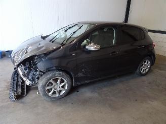 Peugeot 208 1.2 VTI picture 3