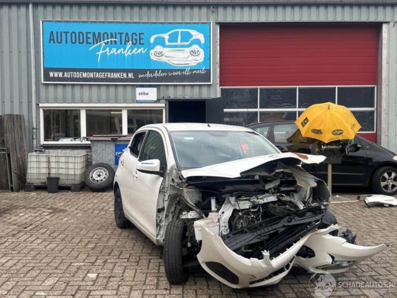 Peugeot 108 108, Hatchback, 2014 1.0 12V