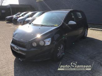 Coche siniestrado Chevrolet Aveo Aveo (300), Hatchback, 2006 / 2015 1.3 D 16V 2012/6