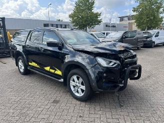 Unfall Kfz Van Isuzu D-Max 1.9d 120kw DOUBLE CAB. V-CROSS  AUT. 4WD KLIMA LEER 2021/7
