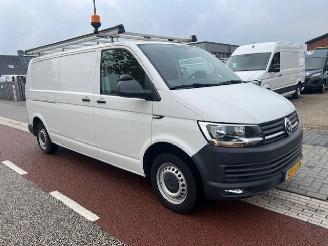 krockskadad bil bedrijf Volkswagen Transporter 2.0 TDI 75KW L2H1 LANG AIRCO KLIMA EURO6 2020/1