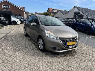 krockskadad bil auto Peugeot 208 1.2 VTi Blue Lease Executive  165.378 KM !! 2013/4