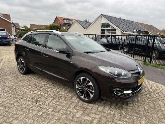 Damaged car Renault Mégane 1.2 TCe Bose | 8.993 km!! NAP!! 2016/6