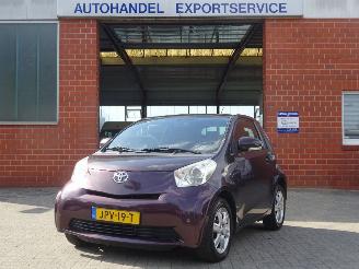 Vaurioauto  passenger cars Toyota iQ IQ+ Comfort 1.0i Automaat, Airco, Stuurbekr, APK 2010/3
