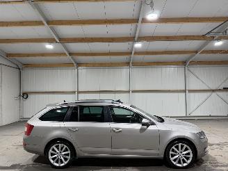 skadebil auto Skoda Octavia 1.4TSI Greentech 103kW Automaat Pano Elegance BusinessLine 2014/1