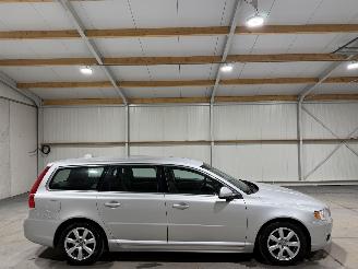 Vaurioauto  passenger cars Volvo V-70 1.6D2 84kW Automaat Kinetic 2013/11