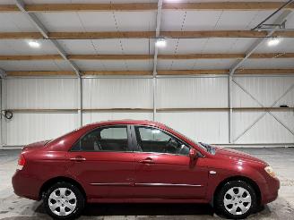 Vaurioauto  passenger cars Kia Cerato 2.0CVVT 105kW Automaat Ex-ecutive 2008/1
