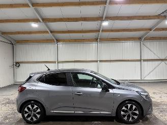 uszkodzony samochody osobowe Renault Clio 1.0TCe 67kW Evolution 2023/2