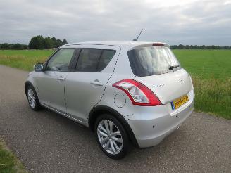 Voiture accidenté Suzuki Swift 1.2 94pk  Automaat 5Drs 68.000km Nap Airco Exclusief  2015-12 2015/12