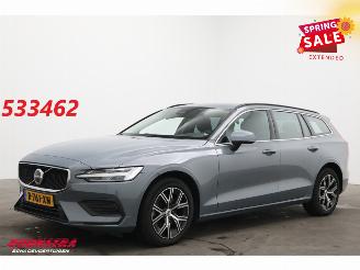 Schadeauto Volvo V-60 2.0 B4 Core LED ACC Apple/Android PDC AHK 2022/12