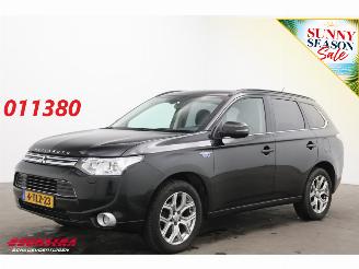 Vaurioauto  passenger cars Mitsubishi Outlander 2.0 PHEV Instyle 4WD Leder Schuifdak Navi Clima Cruise SHZ AHK 2014/3