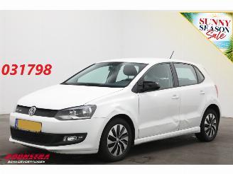 krockskadad bil auto Volkswagen Polo 1.0 BlueMotion Edition 5-DRS Navi Airco Cruise 2016/8