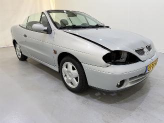 uszkodzony samochody osobowe Renault Mégane Cabrio 1.6-16V Sport 1999/5