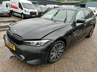 Schadeauto BMW 3-serie 320e Touring Automaat  ( Nieuw Prijs 66500,00 ) 2024/3