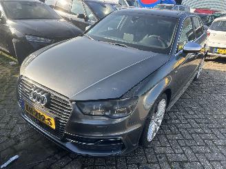 Damaged car Audi A3 Sportback E tron 1.4 Automaat 2015/12