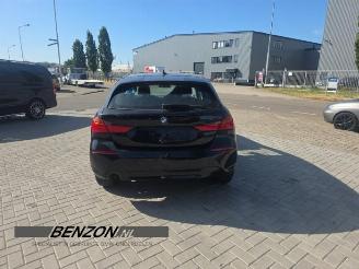 Vrakbiler auto BMW 1-serie 1 serie (F40), Hatchback, 2019 118i 1.5 TwinPower 12V 2020/6