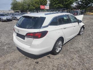 Vrakbiler auto Opel Astra K 1.5D Wit Y40R Onderdelen F15DVH Motor 2021/5