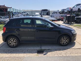 krockskadad bil auto Volkswagen Polo 12tsi 66kW E6 5 drs 2016/8