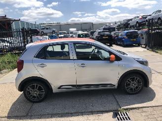 Vaurioauto  passenger cars Kia Picanto 1.0 MPI ComfortPlusLine 2020/9