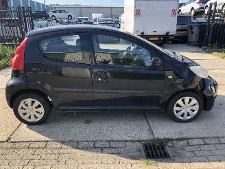 Schadeauto Peugeot 107 Airco 138000 km 2011/10