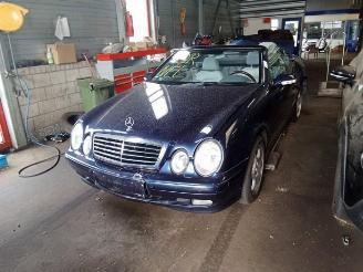 Dezmembrări autoturisme Mercedes CLK CLK (R208), Cabrio, 1997 / 2002 3.2 320 V6 18V 2000