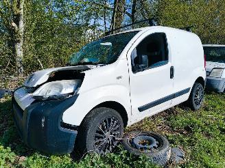 Coche accidentado Peugeot Bipper Peugeot Bipper 1.3 HDi XR Profit + 2015 2015/1