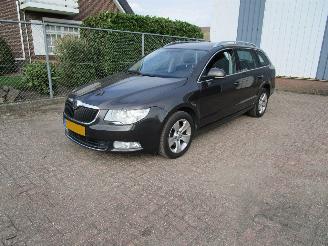 Coche accidentado Skoda Superb 1.8 TSI DSG Navi Clima 2010/11