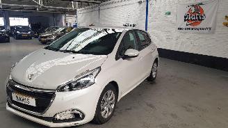 Coche accidentado Peugeot 208 1.2 PureTech Active 2017/5